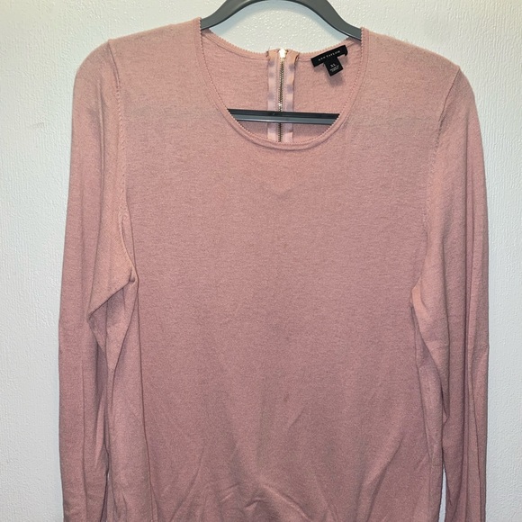 Ann Taylor Sweater - Picture 1 of 6